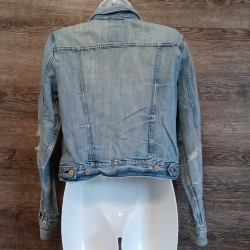 Vintage Levi’s Light Wash Distressed Trucker Jean Jacket Sz M - Picture 6 of 12